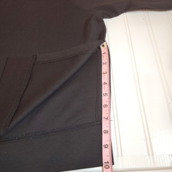 Zenana women's black pull over top size (L) - Picture 10 of 12